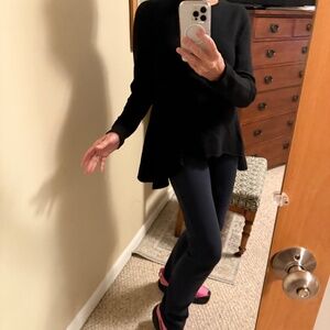 Rundholz XS black super soft asymmetric sweater